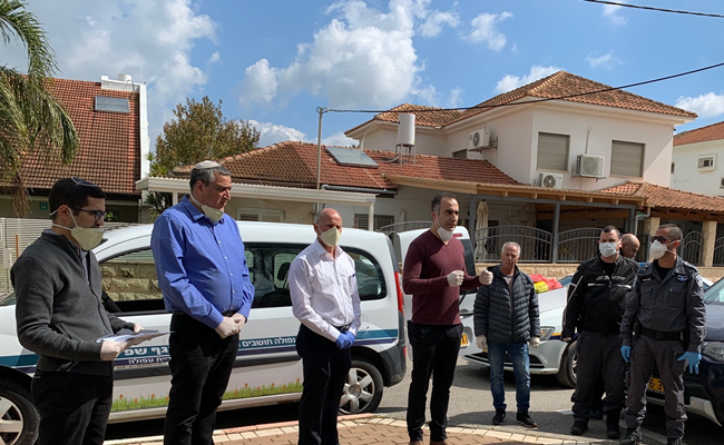 ראש-העיר-אלקבץ-וסגנו-חביב-פרץ-פותחים-את-המבצע-העירוני-הרחב 