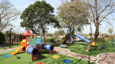 גן משחקים משופץ.jpg
