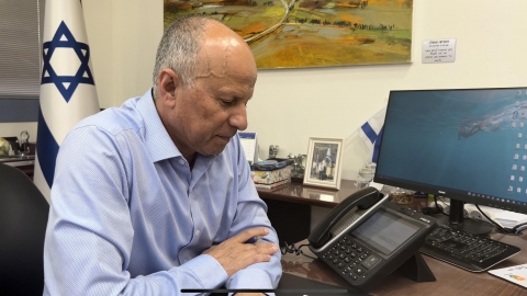 אבי אלקבץ מבשר הבוקר.jpg