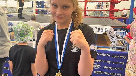 אלכס קרדול זכתה במדליית זהב.jpg