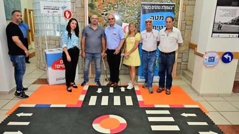 סיור וועדת הפרס בעפולה 4.jpg