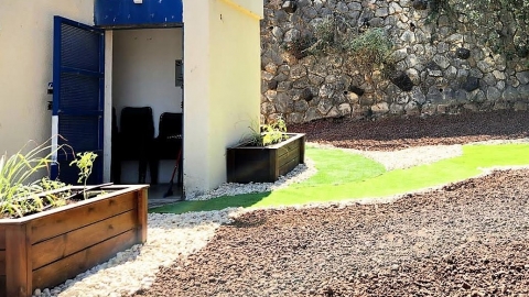 הכניסה למרכז.jpg