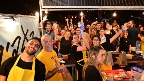 חגיגת אוכל בדוכן של השף ישראל אהרוני.JPG