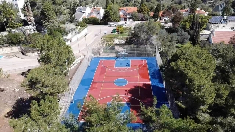 מגרש הספורט מרחפן.jpg
