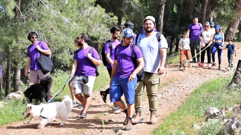 אלפי בצעדת גבעת המורה.JPG