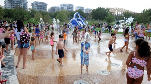 מזרקה לילדים בפארק העירוני.jpg