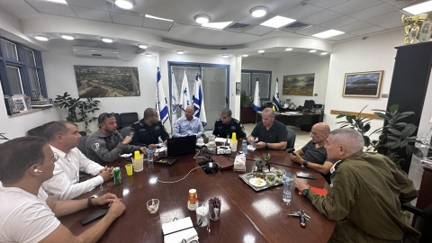 ישיבות עם כוחות הביטחון בעיר.jpg
