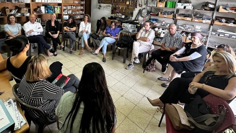ראש העיר, מינהל החינוך של עפולה, מפקחות משרד החינוך והנהלת מכללת עמק יזרעאל.jpg