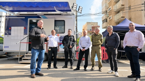 הקבט העירוני מציג לכוחות הביטחון וההצלה בעפולה את יכולות החפק.JPG