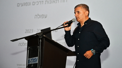 שלומי מלכה ממנהל המחוז מהרלבד.JPG